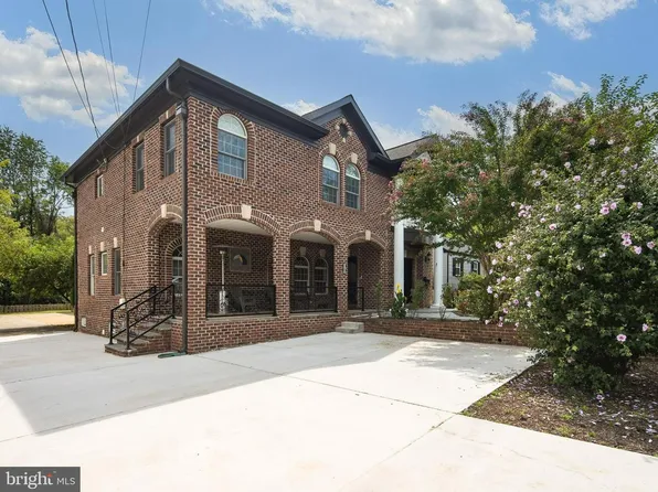 7705 Magarity Rd, Falls Church, VA 22043