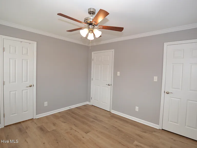 1008 Schall Pl — Photo 11