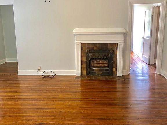 4th image of 55 N Holman St