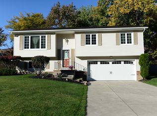 7212 Antoinette Dr, Parma, OH 44129
