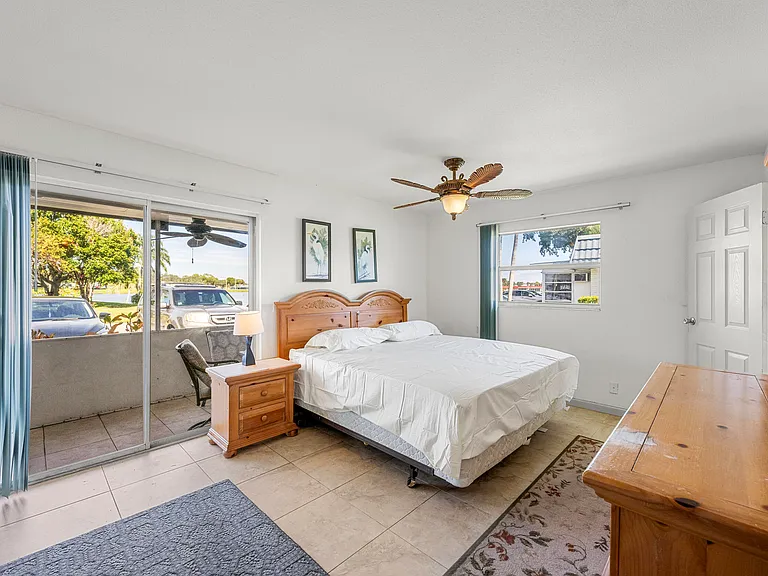 43 Waterford Cir #B — Photo 16