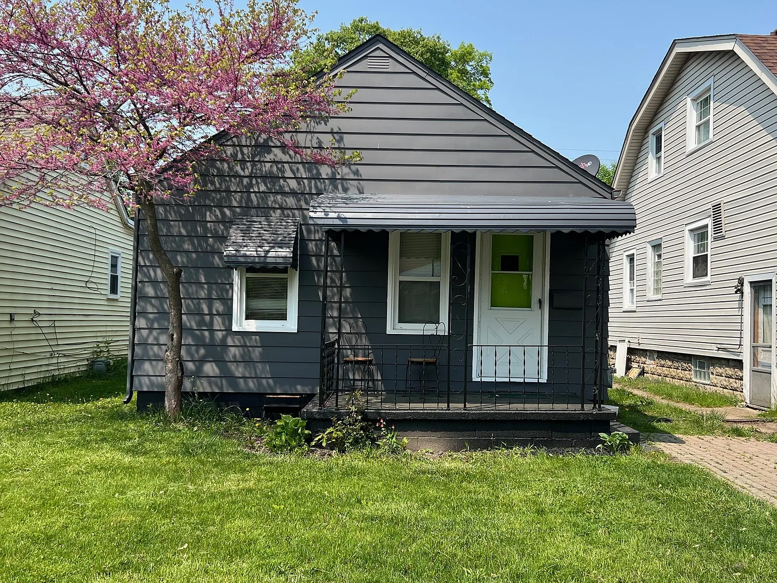 2 bed, 693 sqft, $1,500 — Photo 1