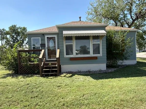 203 S 4th Ave, Hill City, KS 67642