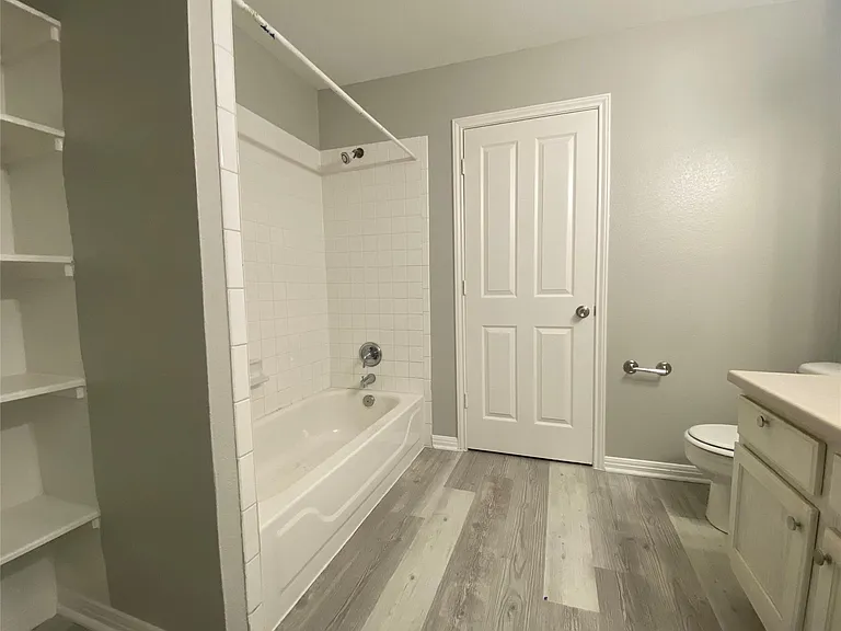 5710 Lark Creek Dr — Photo 9