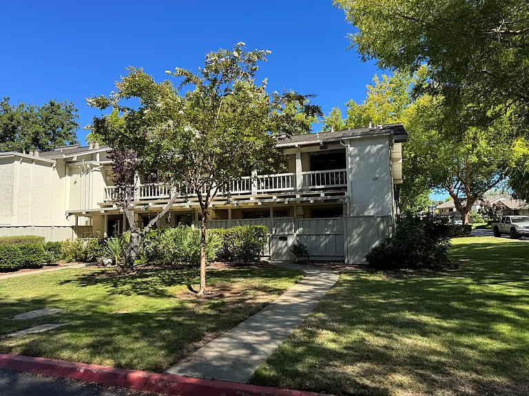 5208 Cribari Hls — Photo 3