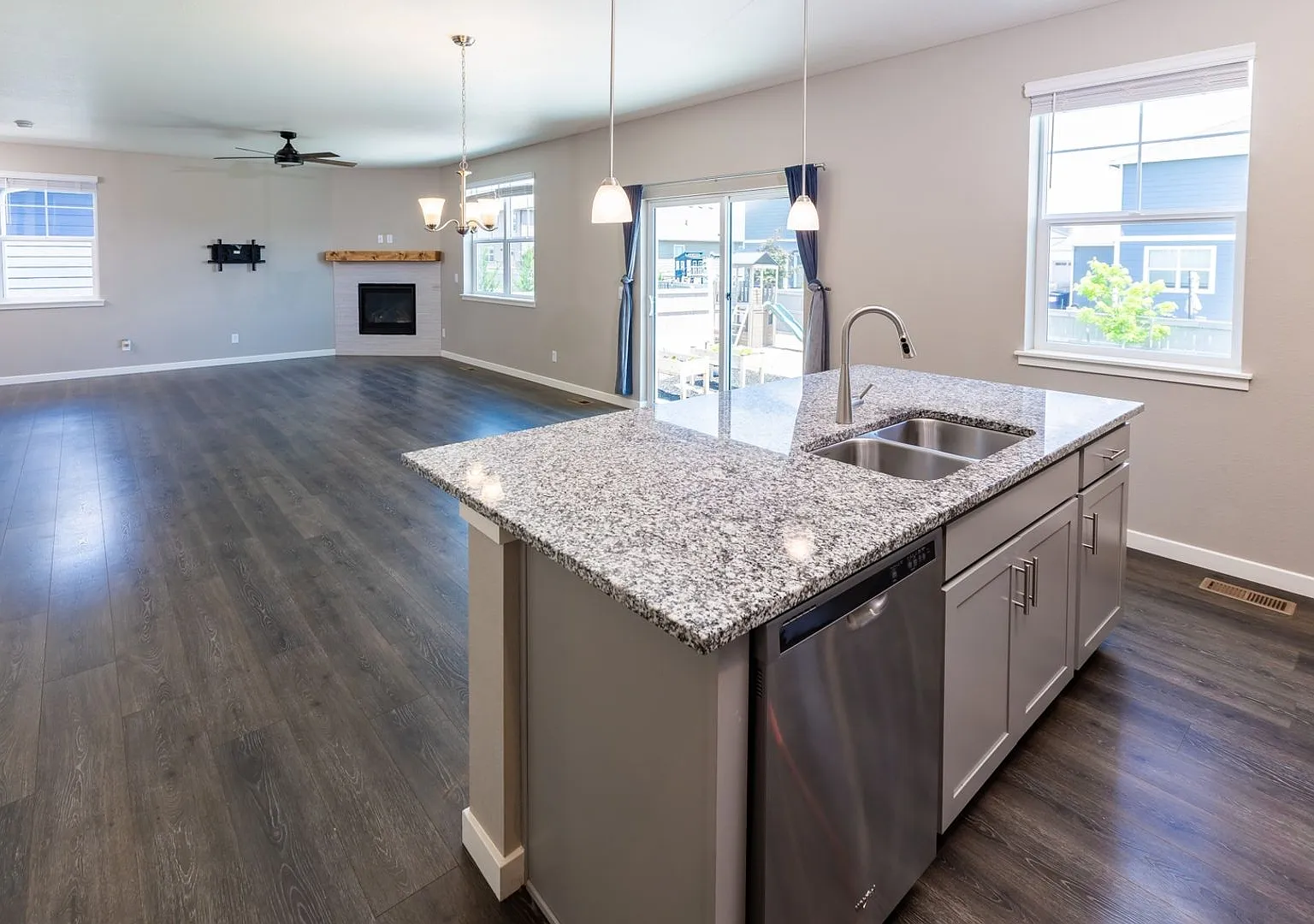 Stunning 4BR House in Berthoud — Photo 4