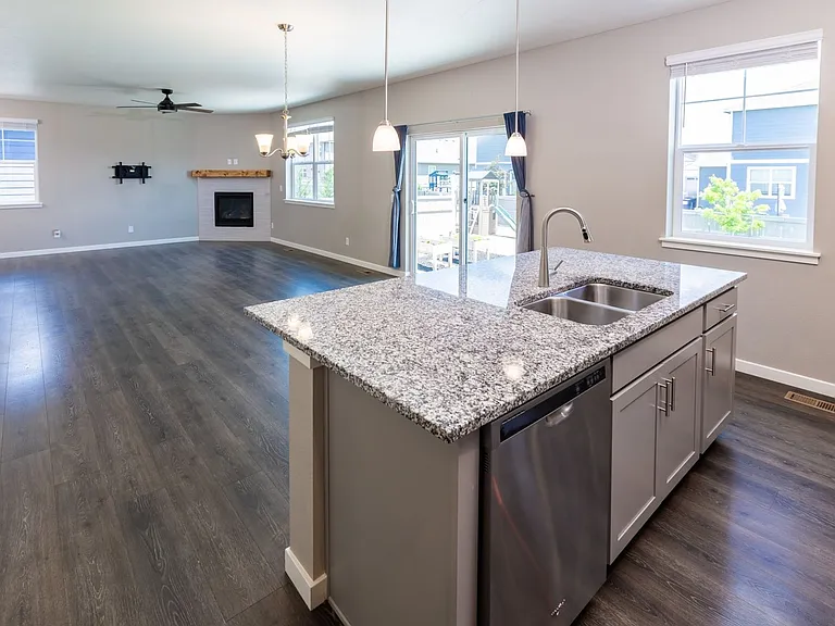 1464 Vantage Pkwy — Photo 5