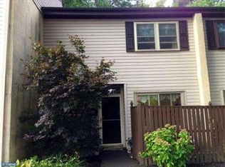 17 Hunters Way, Hatboro, PA 19040