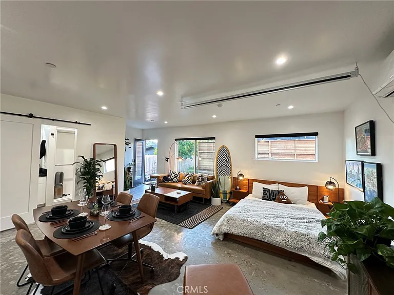 6156 Burwood Ave — Photo 8