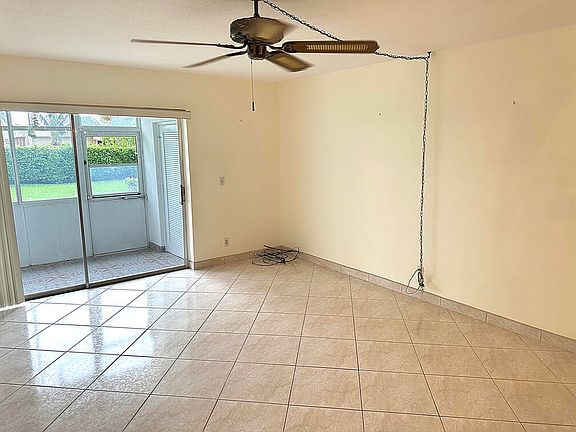3rd image of 2852 Crosley Drive W #E