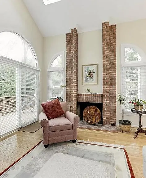 7418 Crestberry Ln — Photo 2