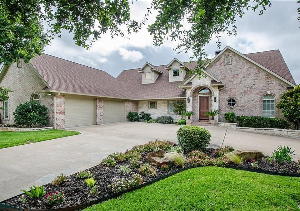 1st image of 406 Moonlight Dr