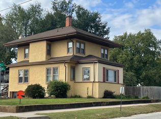 820 Jefferson St, Beardstown, IL 62618