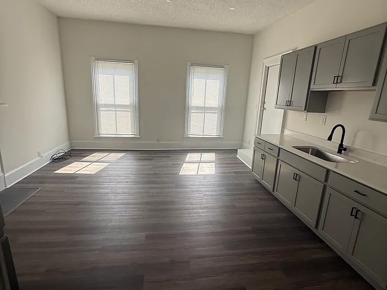 306 W Church St #B — Photo 6