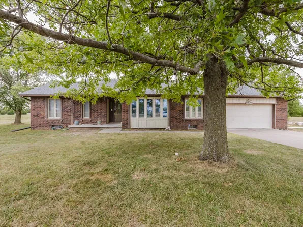 2929 S Greenwich Rd, Wichita, KS 67210