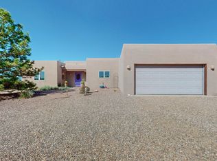 11 Descanso Rd, Santa Fe, NM 87508