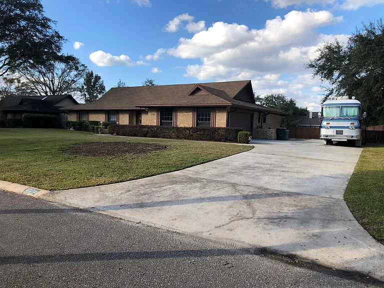 2276 Foxwood Dr — Photo 8