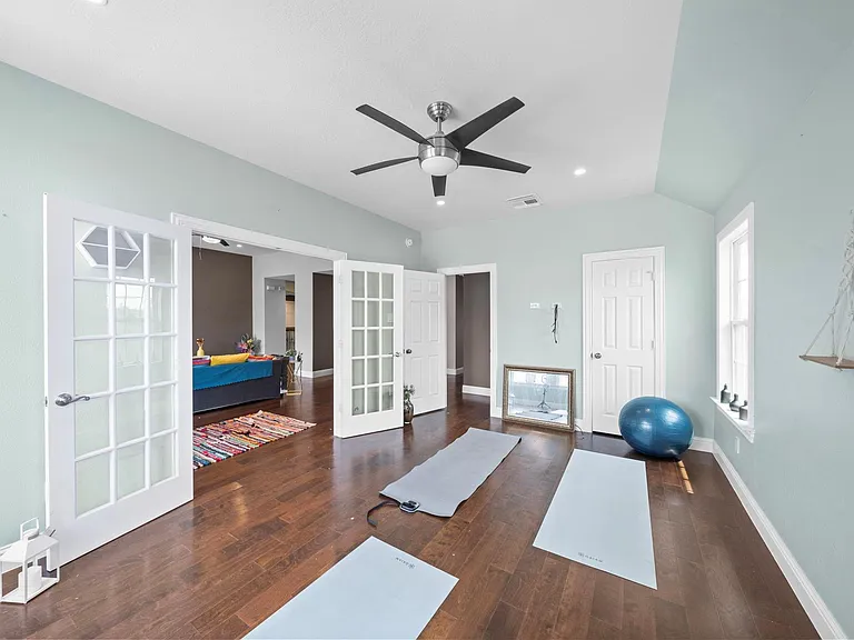 815 Arlington Ln — Photo 34