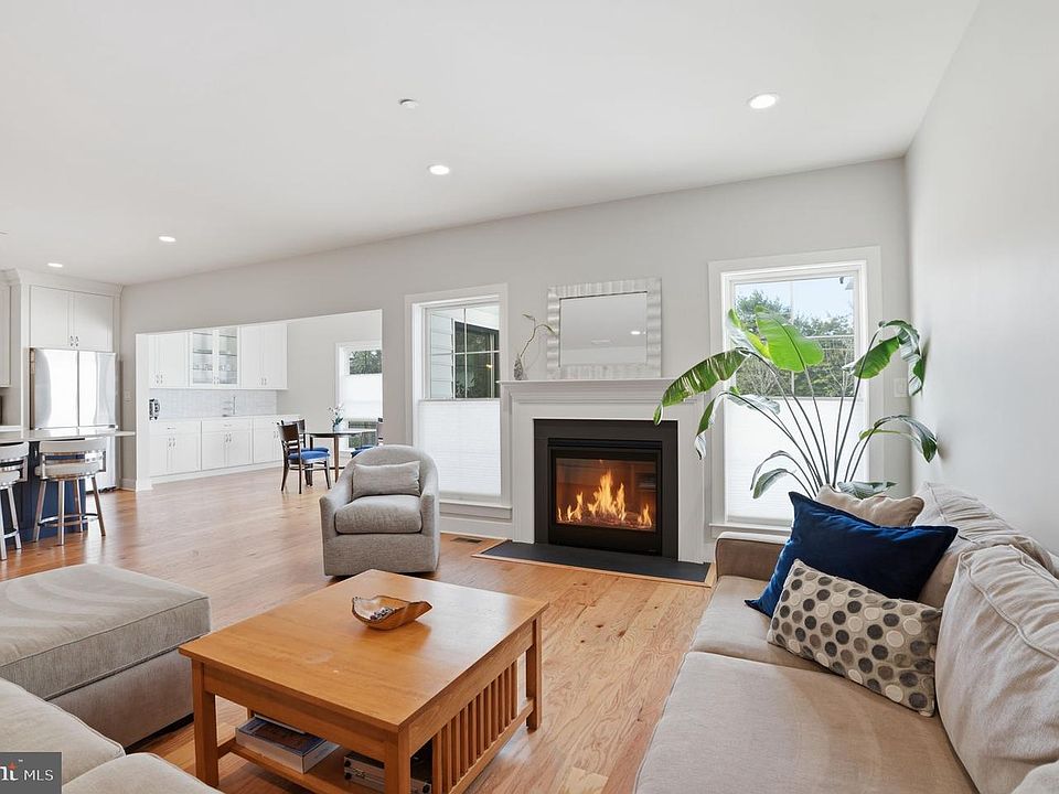 1st image of 506 Carmela Way