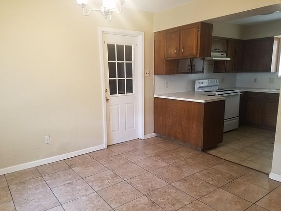 5th image of 8217 Baylark Dr