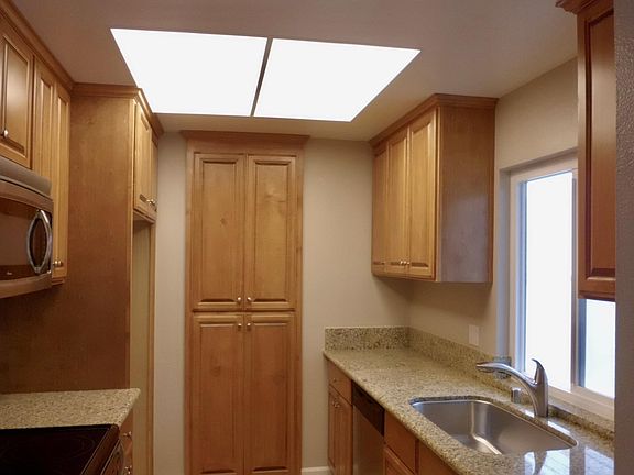 3rd image of 1916 Warfield Ave APT 1