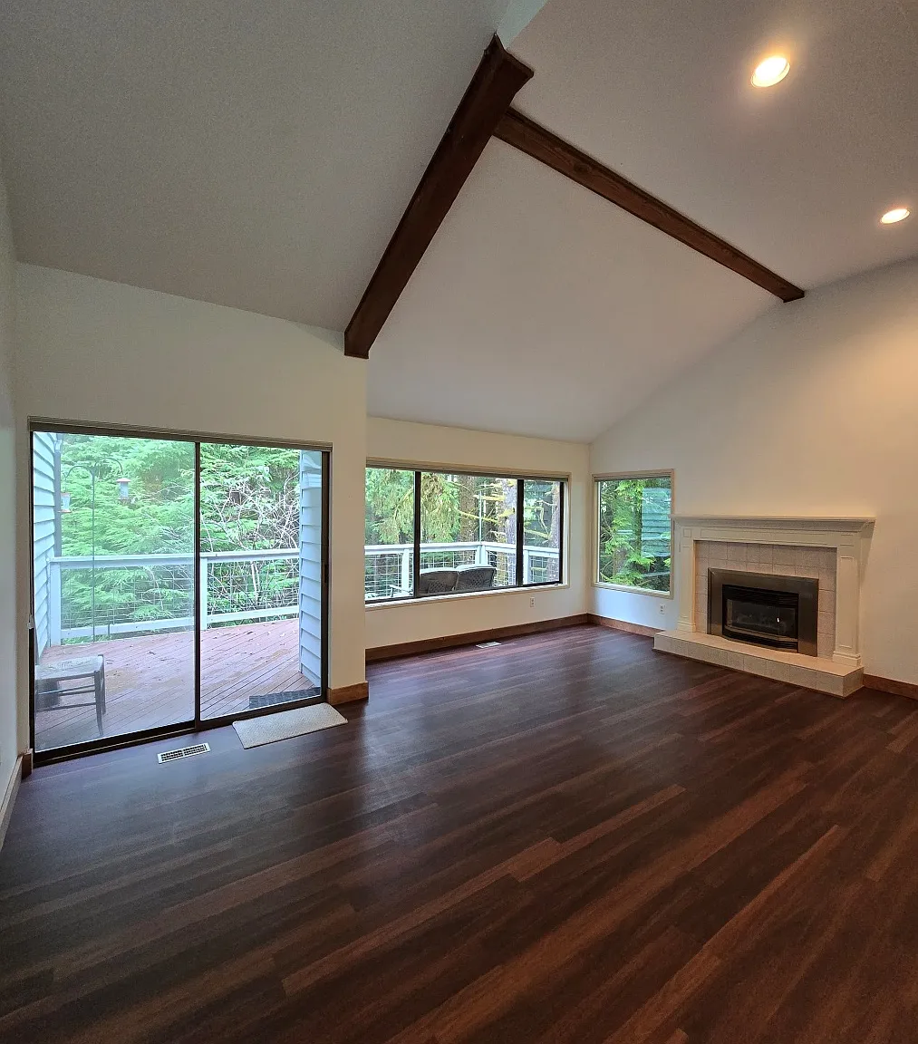 2bed/2bath located in Gated Salishan Hills — Photo 1