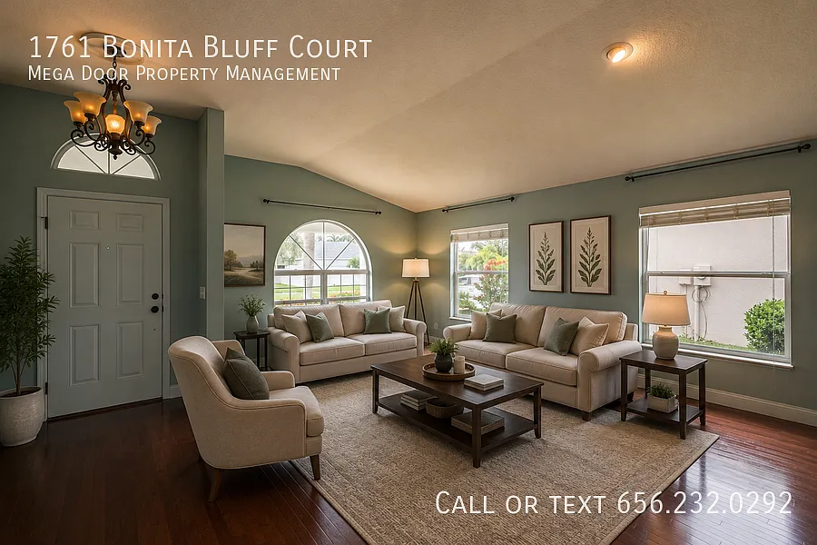 Spacious 4-Bedroom Home with a Versatile Split Floor Plan in Mira Lago — Photo 2