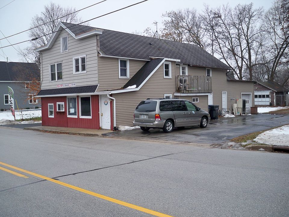 2nd image of 334 N Wisconsin Dr