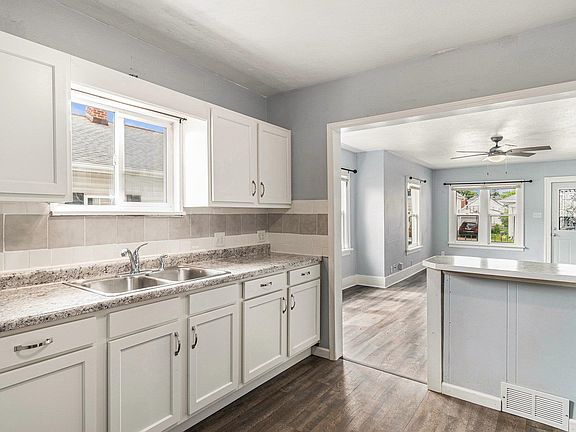 2nd image of 605 W 8th St