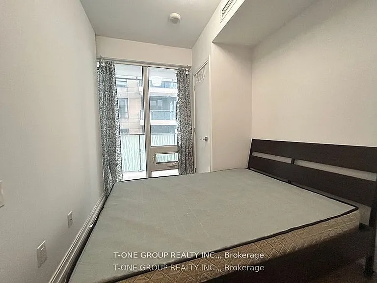 42 Charles St E #407 — Photo 6