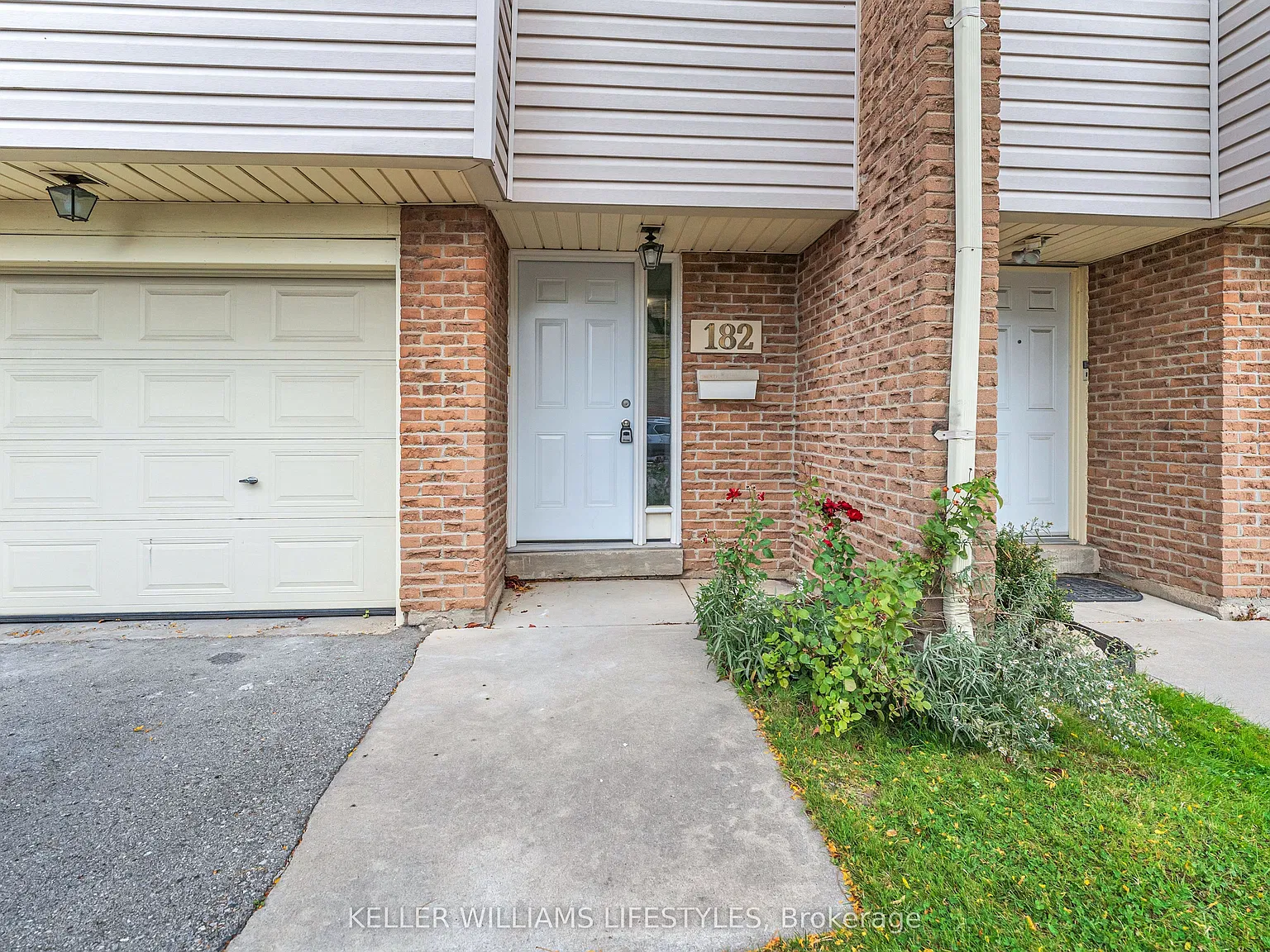 3 bed, $2,395 — Photo 3