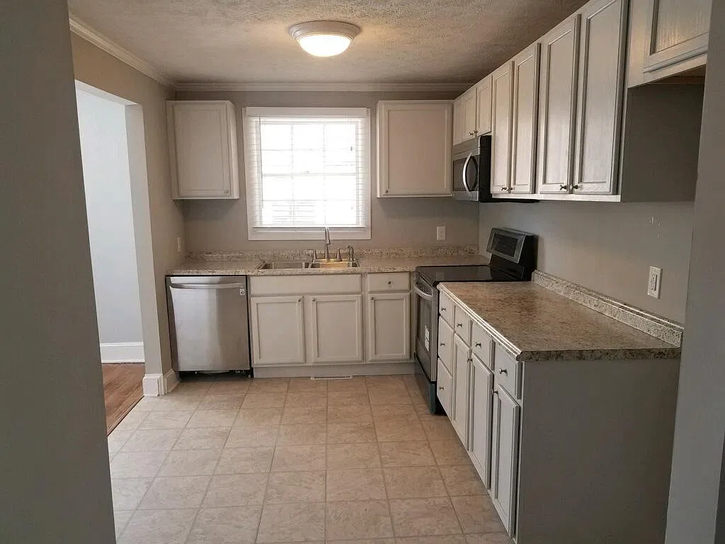 3 bed, 1822 sqft, $1,495 — Photo 2