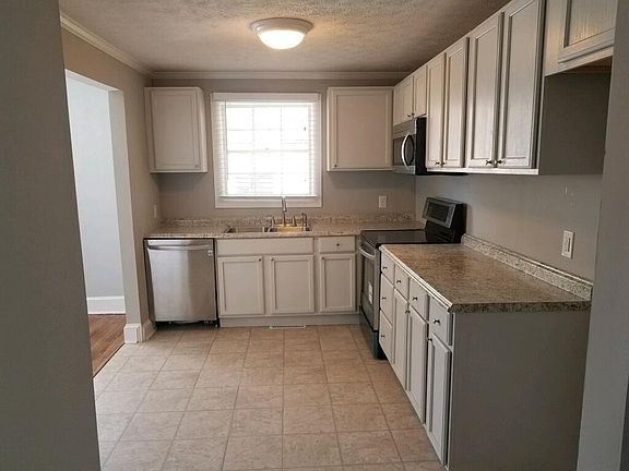 2nd image of 124 S 1st St