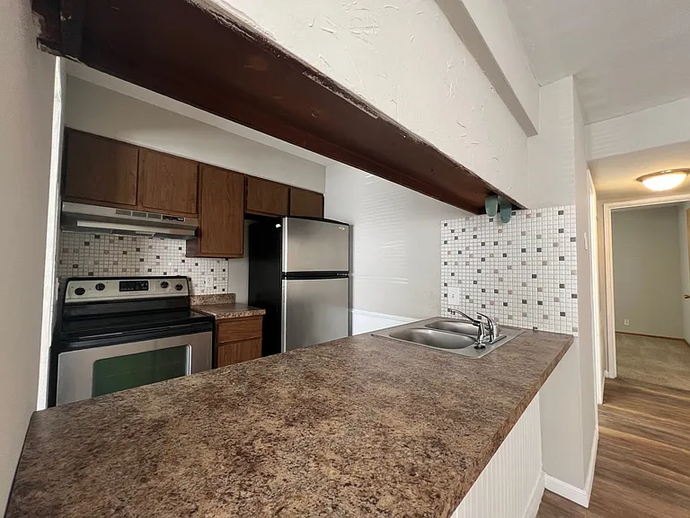 1123 Express Dr #3 — Photo 4
