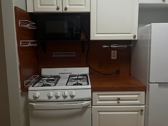 4th image of 375 E 10th St APT 3b