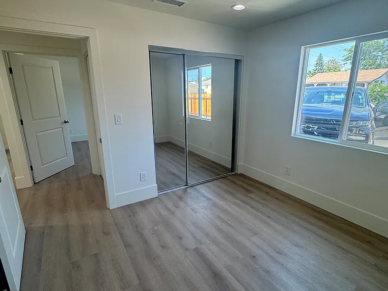 8847 1/2 Isora St #1/2 — Photo 15