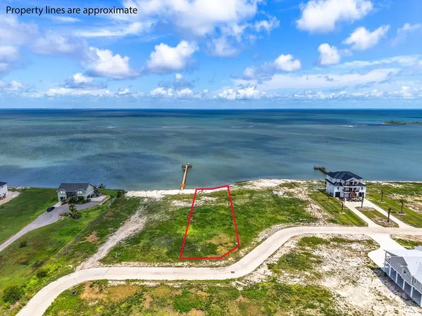 6 Tradewinds Cir, Rockport, TX 78382