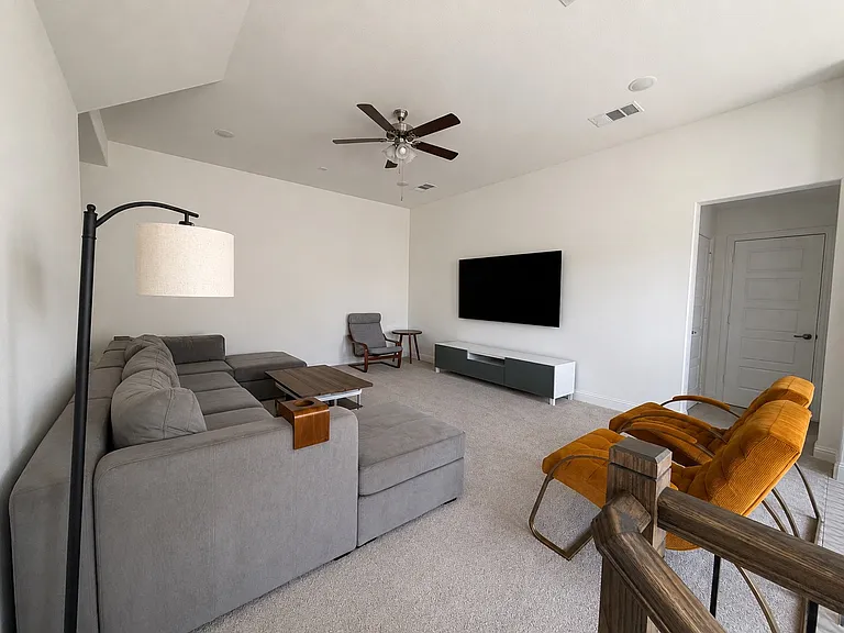 2217 Laguna Dr — Photo 10