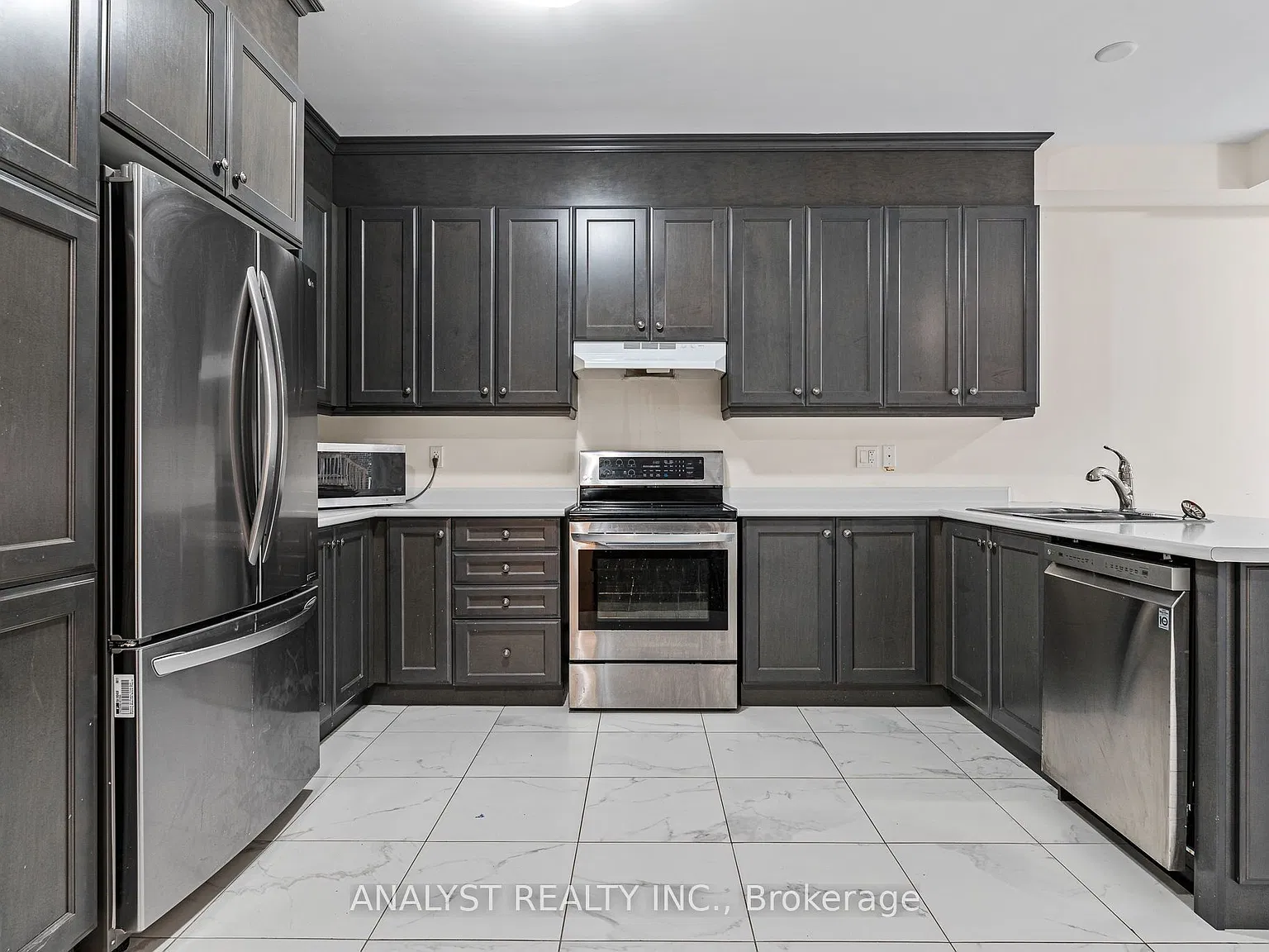 3 bed, $2,950 — Photo 4