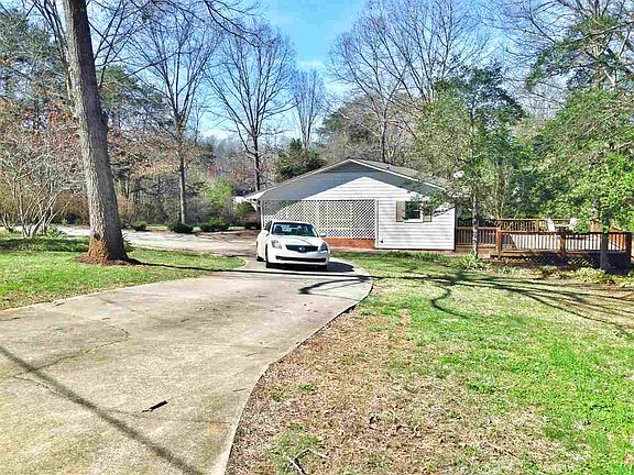 4th image of 185 Holly Hills Dr