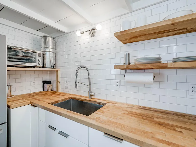 1000 W 26th St #208 — Photo 11