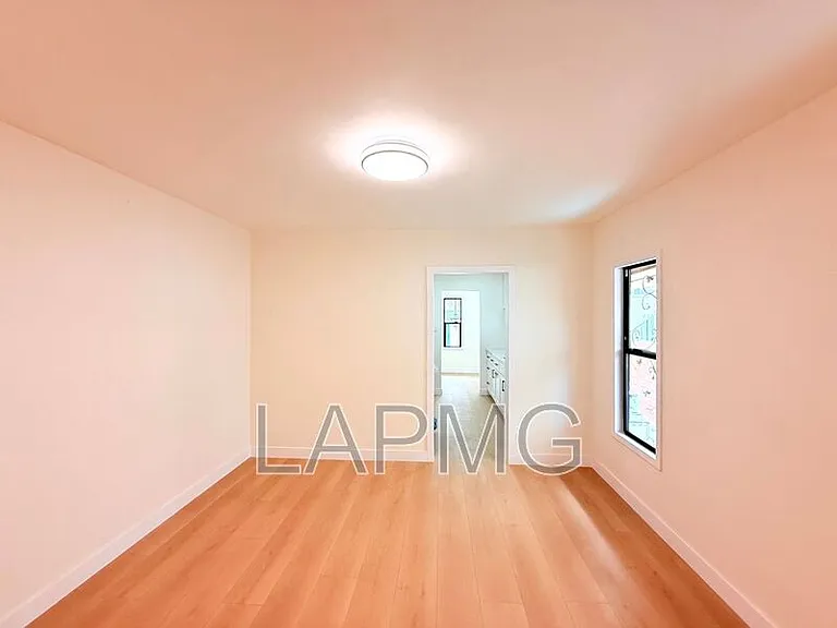 6130 Whitsett Ave #6132 — Photo 9