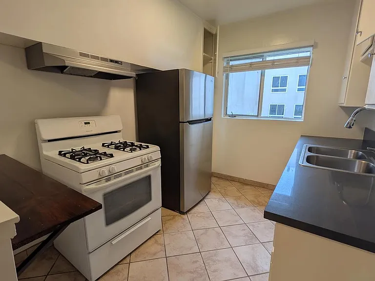 7261 Franklin Ave #10 — Photo 10