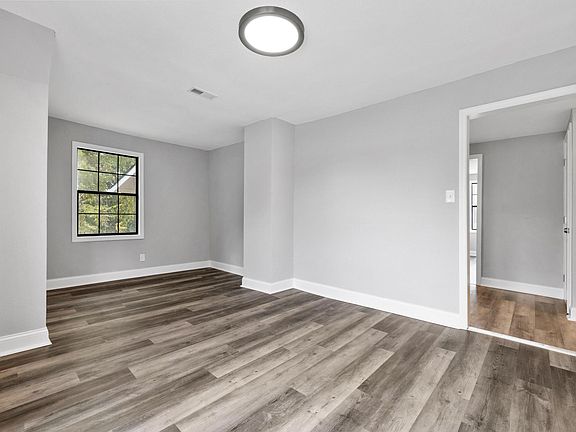 3rd image of 2400 Woodbine Ave