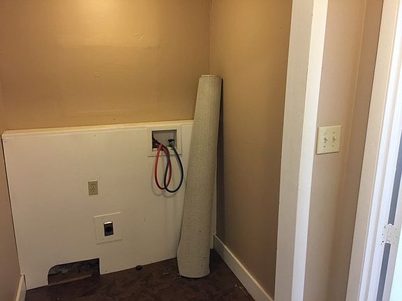 3rd image of 128 Price Ln