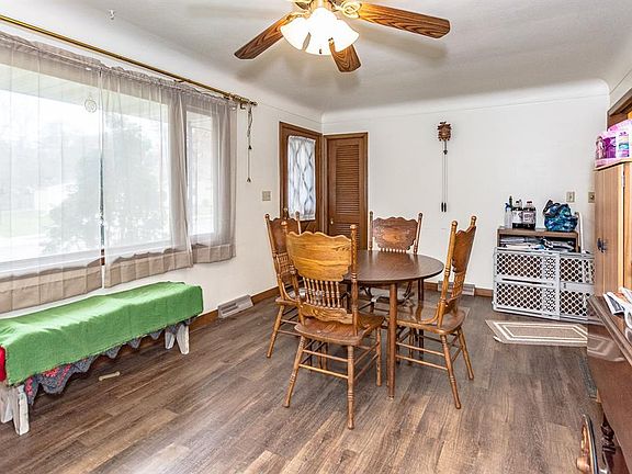 4th image of 3859 Northwood Dr NE