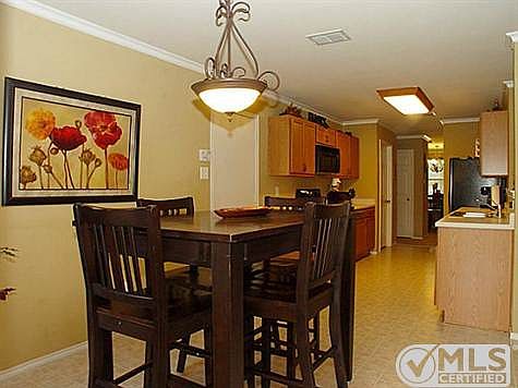 3rd image of 3006 Lake Terrace Dr