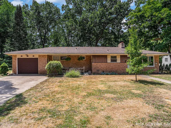 14298 Carol St, Holland, MI 49424