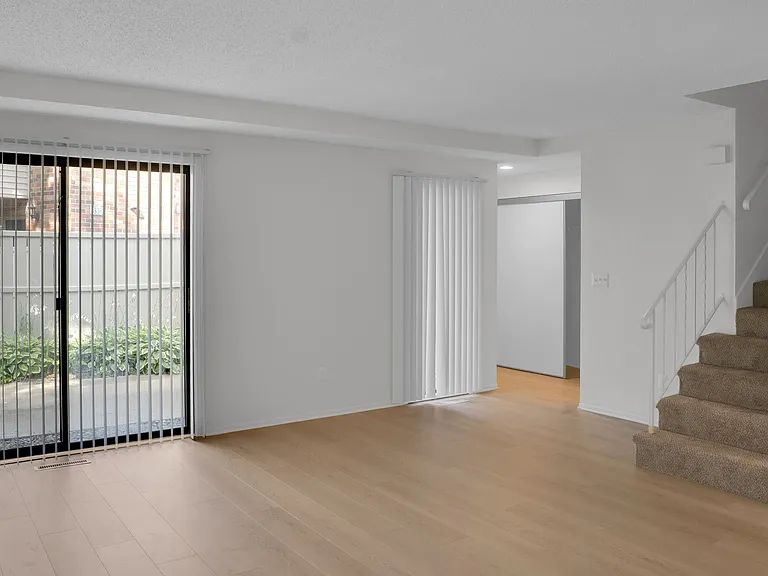 Auburn Townhomes — Photo 9