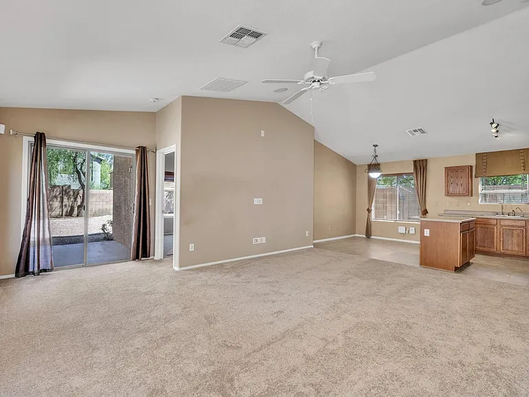 42780 W Sunland Dr — Photo 7